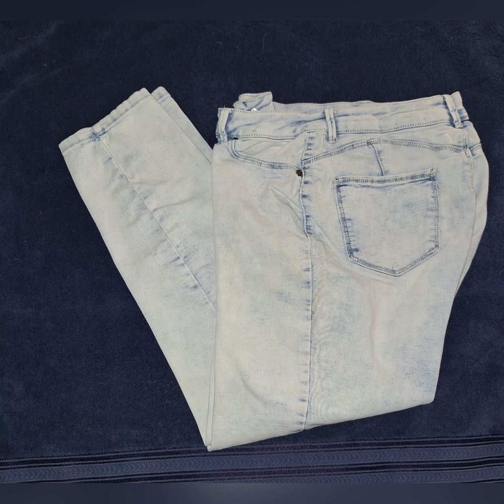 Women's Light Blue Jeans
